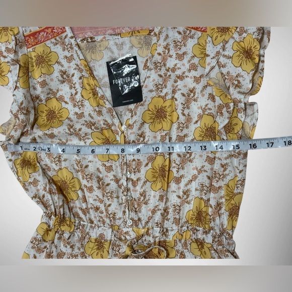 Forever 21 Summer Romper Small With Drawstring and Elastic Waist NWT - Picture 7 of 11